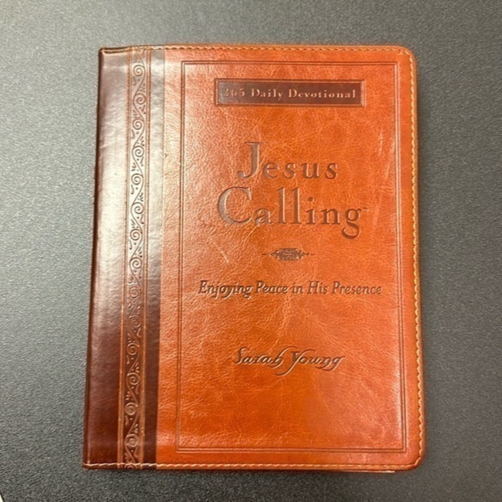 Jesus calling by Sarah Young 365 daily devotional